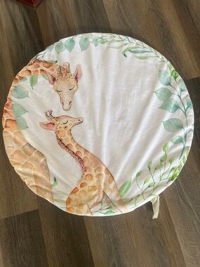 (12) NWOT super soft Round Giraffe Play Mat
